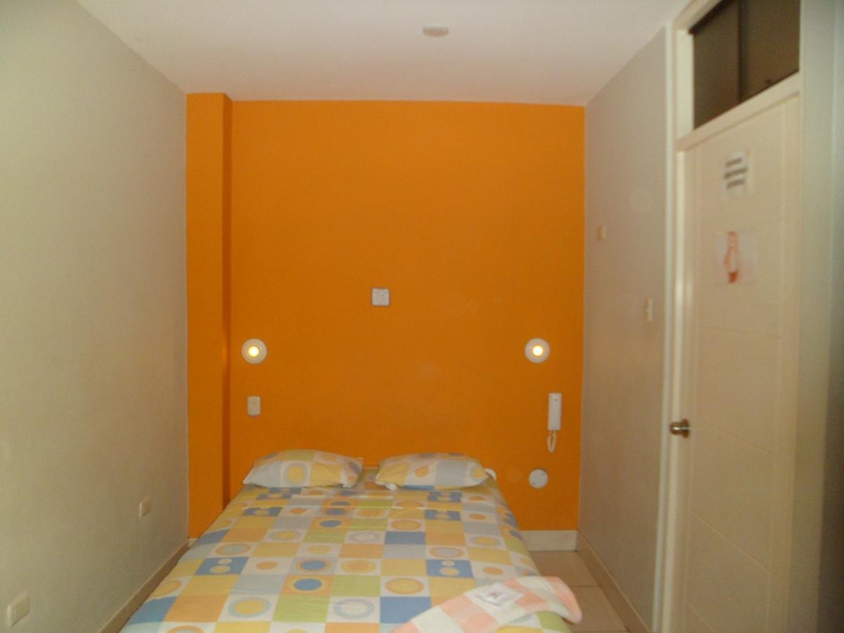 Hotel Humboldt Чиклайо Екстериор снимка