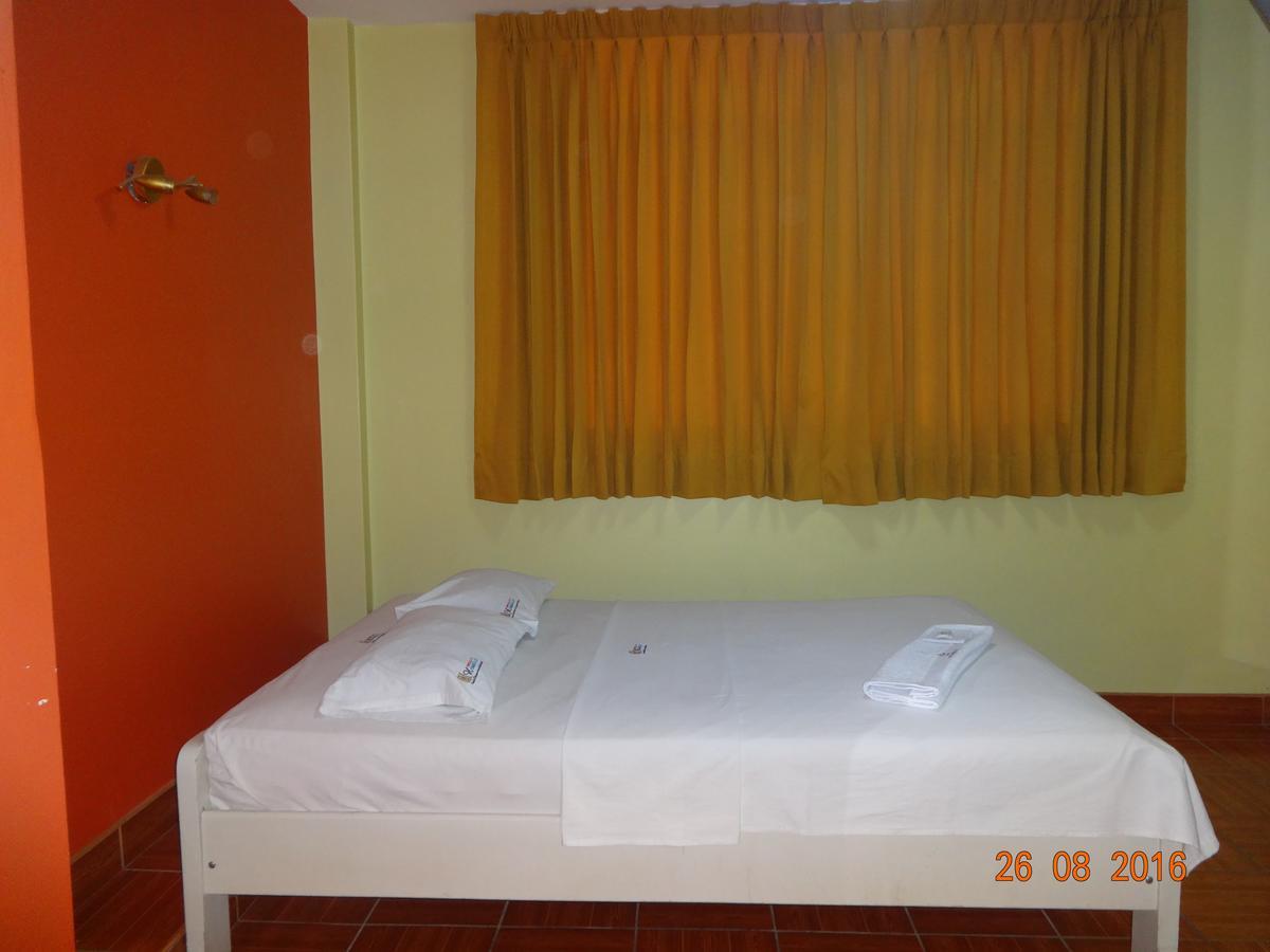 Hotel Humboldt Чиклайо Екстериор снимка