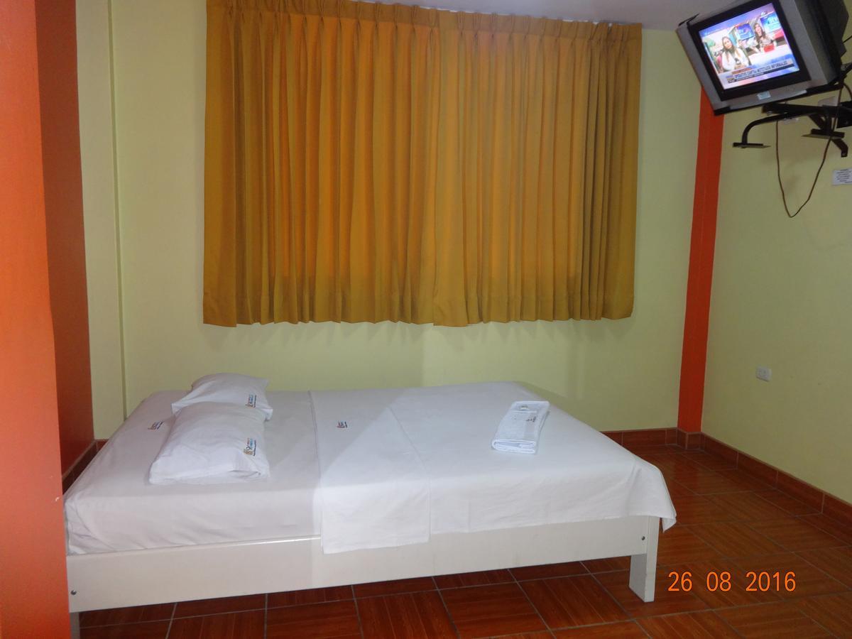 Hotel Humboldt Чиклайо Екстериор снимка